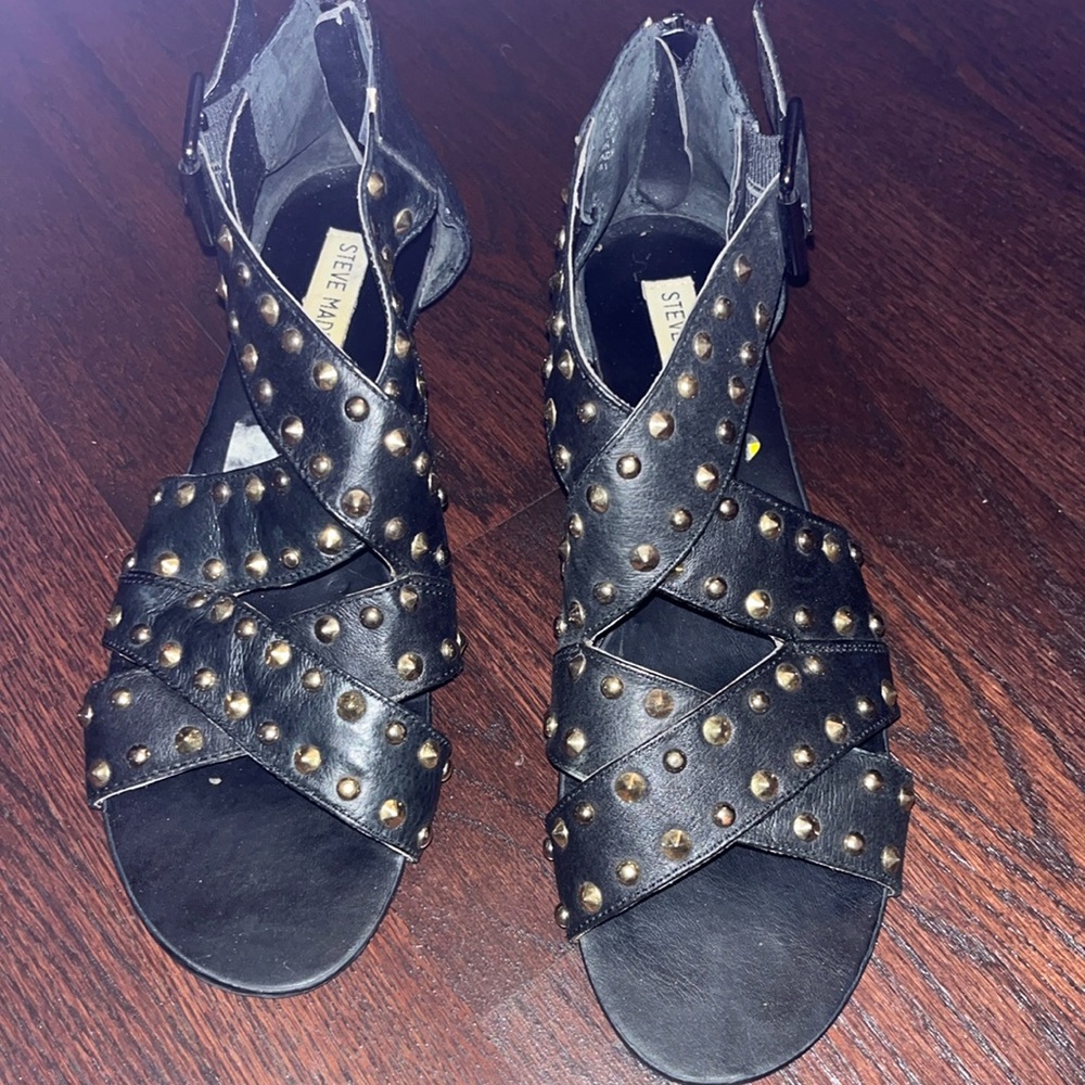 NWT Steve Madden Black Studded Sandals 8m